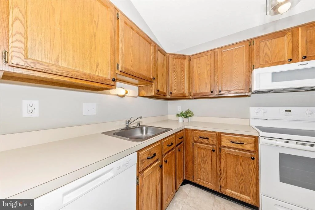 Photo of Unit 2C at 2149 WAINWRIGHT COURT