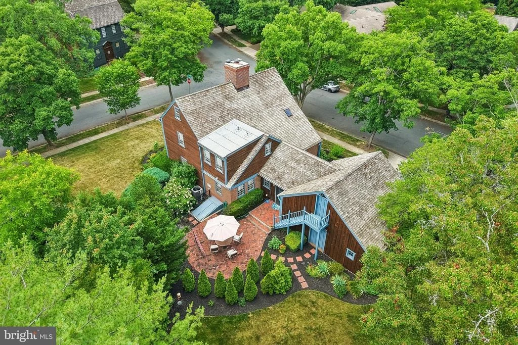 Photo of 355 BROADVIEW LANE
