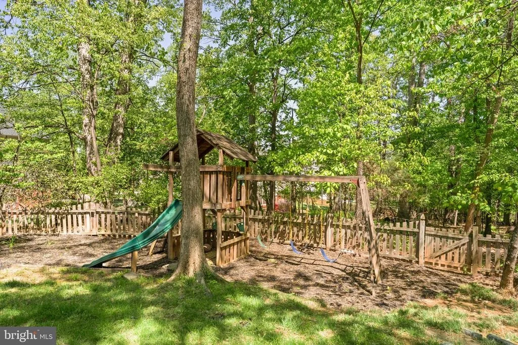 Photo of 817 KENNETH PLACE SE