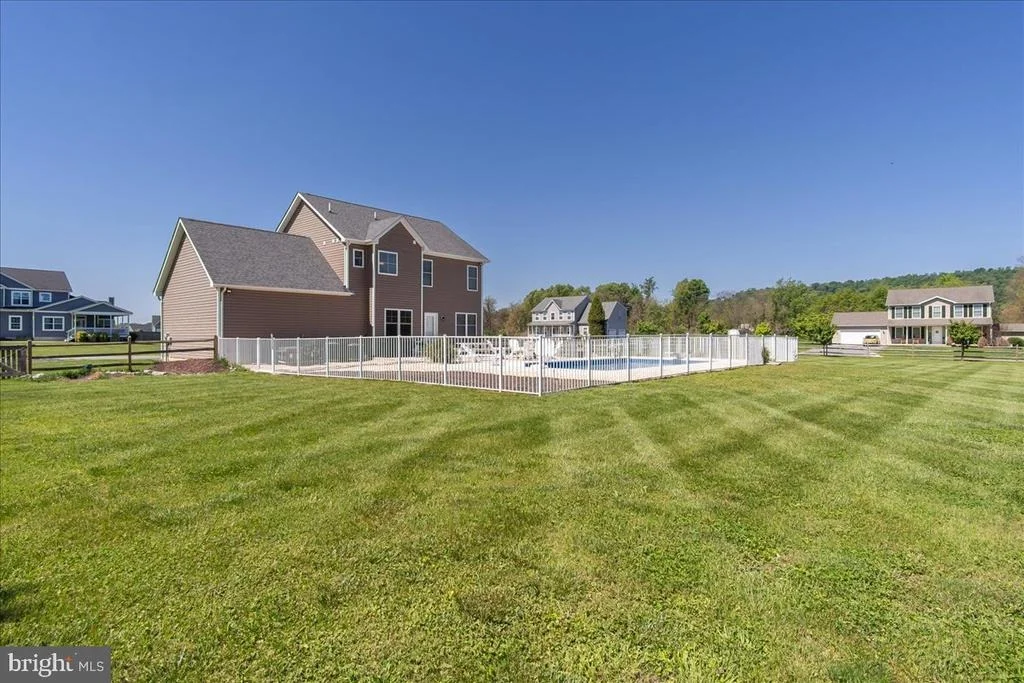 Photo of 31 HILYARD CIRCLE S