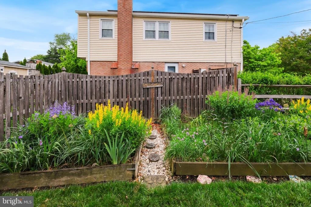 Photo of 8815 POSTOAK ROAD
