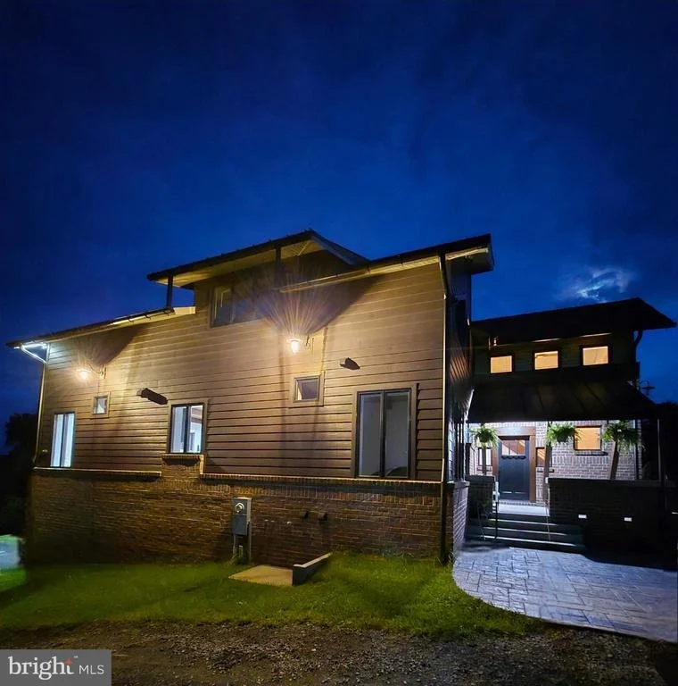 Photo of 415 NAZELROD ROAD