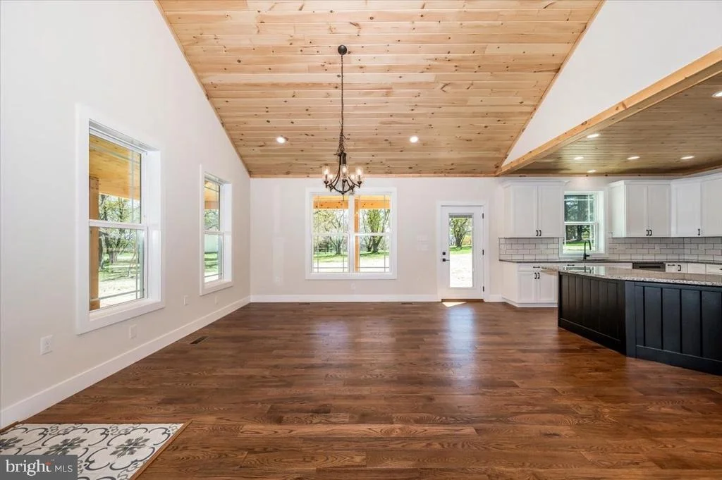Photo of 460 SHADE TREE LANE