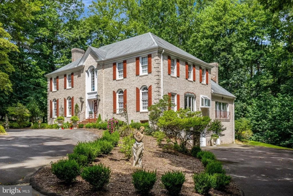 Photo of 9185 OLD DOMINION DRIVE