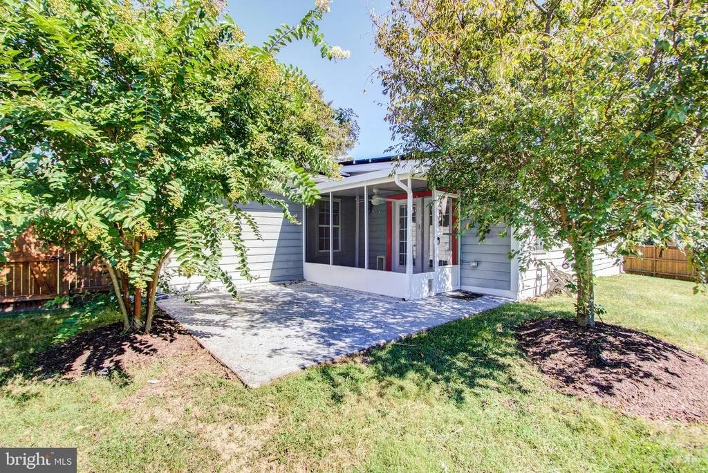 Photo of 7511 SANDY SPRING ROAD