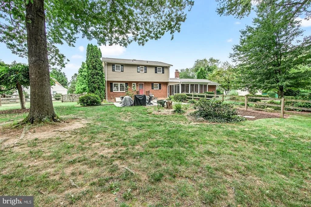 Photo of 8000 GLENDALE COURT
