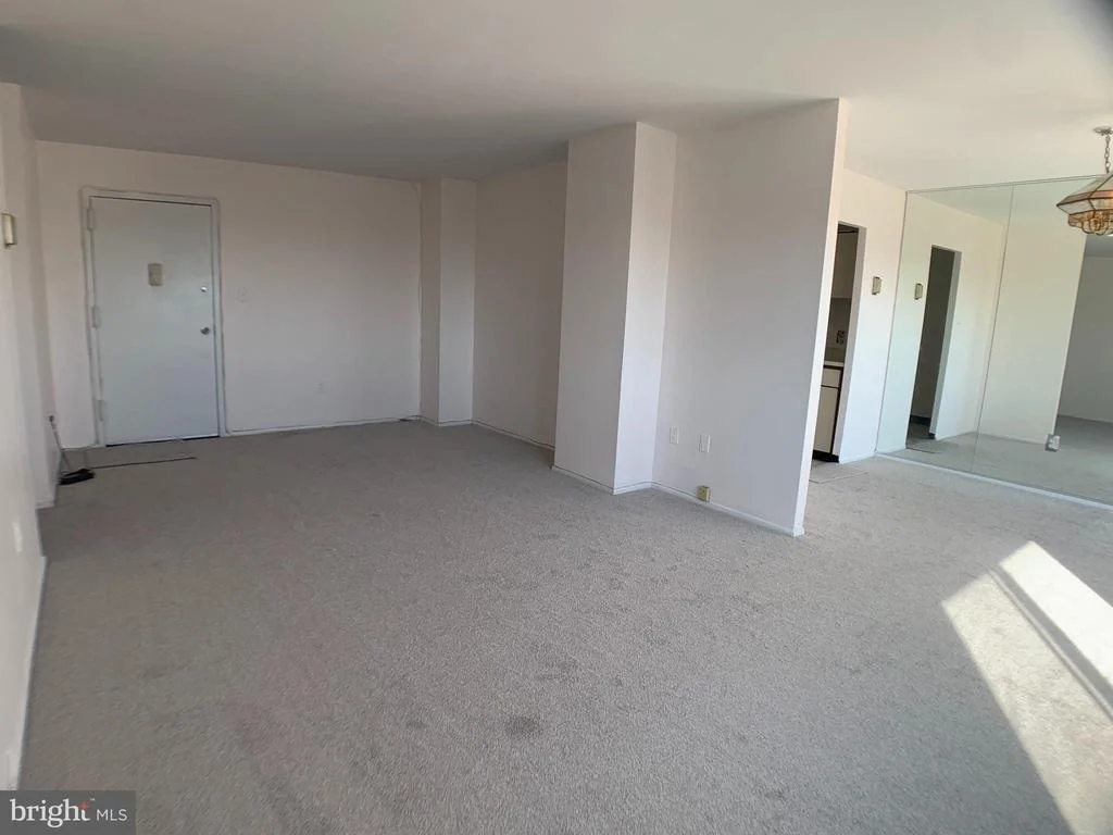 Photo of Unit 919A at 1111 UNIVERSITY BOULEVARD W