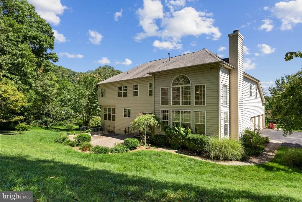 Photo of 915 ZENITH DRIVE