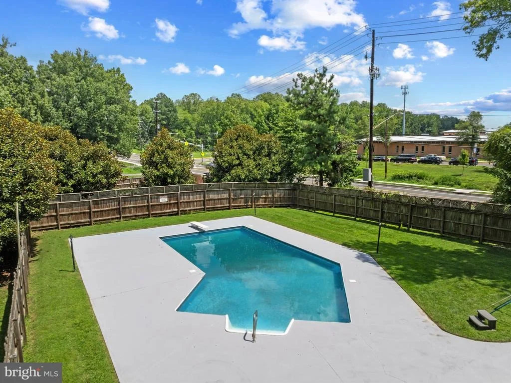 Photo of 7301 WOODYARD ROAD