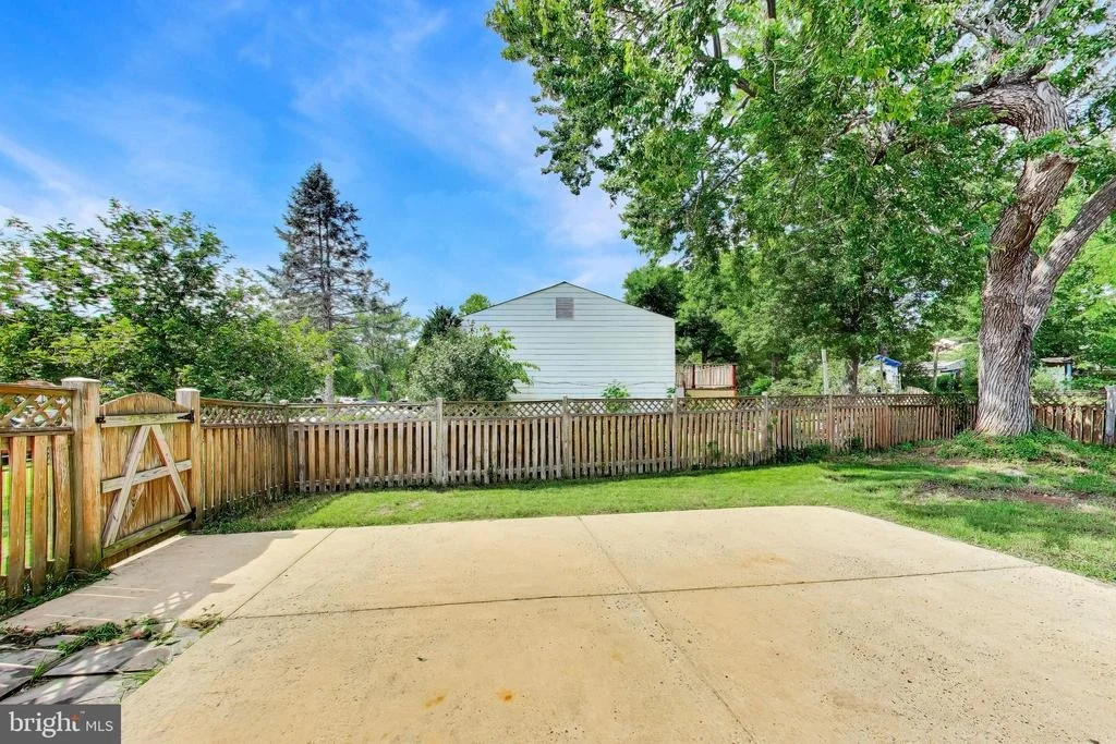 Photo of 9152 BURKE ROAD
