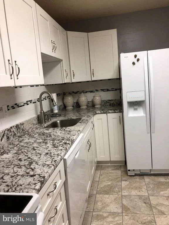 Photo of Unit 1615 at 15101 INTERLACHEN DRIVE