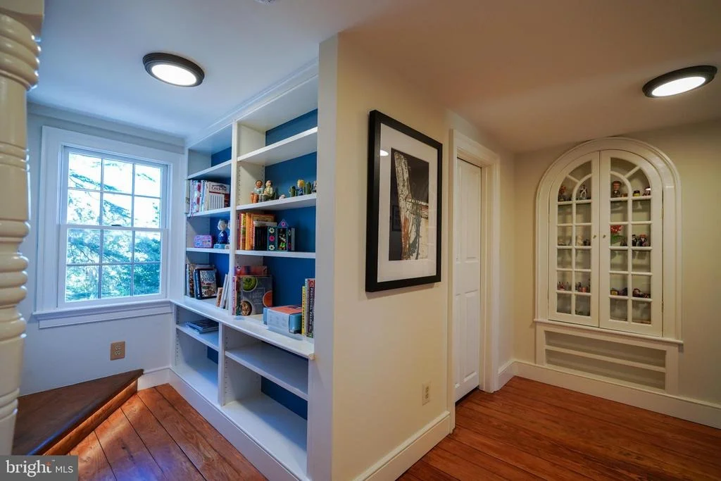 Photo of 410 PILOTTOWN ROAD
