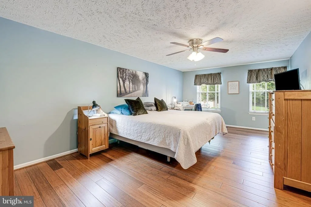 Photo of 15198 HOLLEYSIDE DRIVE