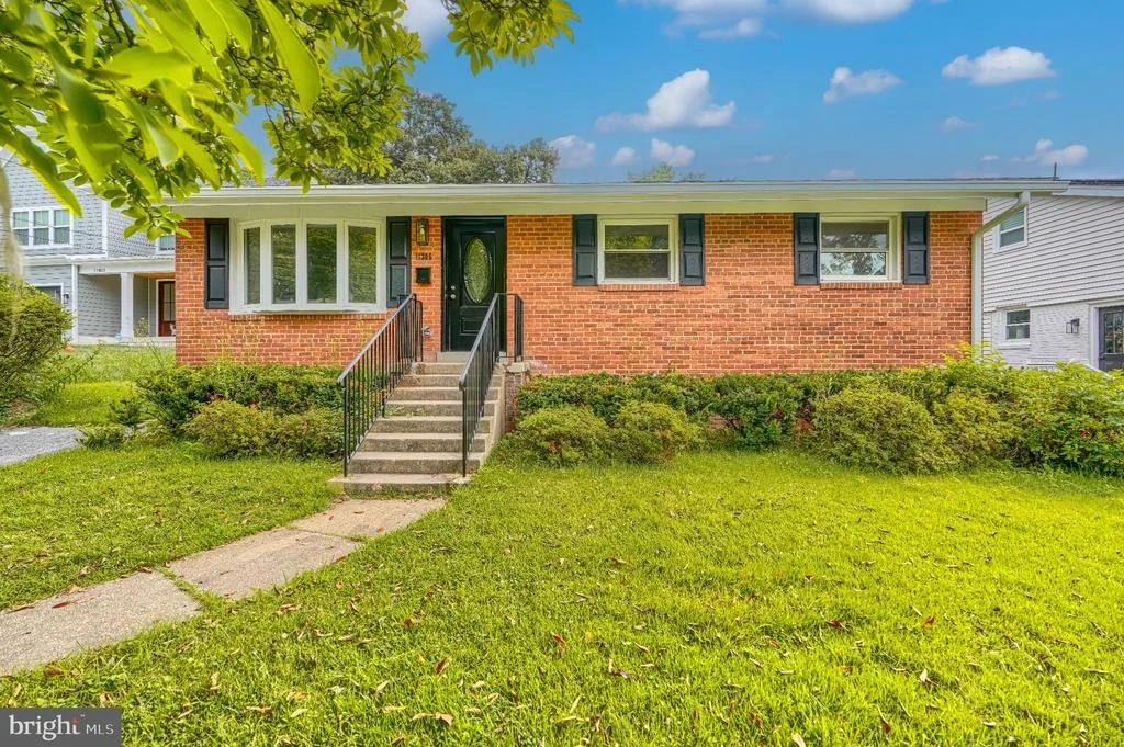 Photo of 11305 MAPLEVIEW DRIVE