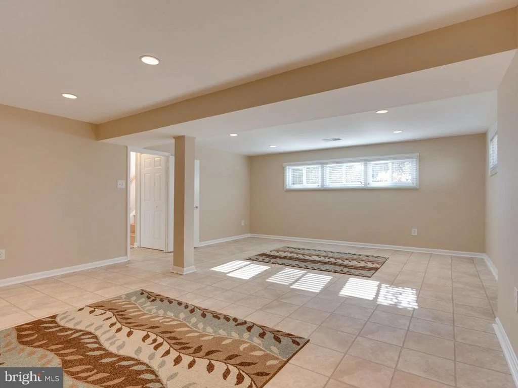 Photo of 8702 VICTORIA ROAD