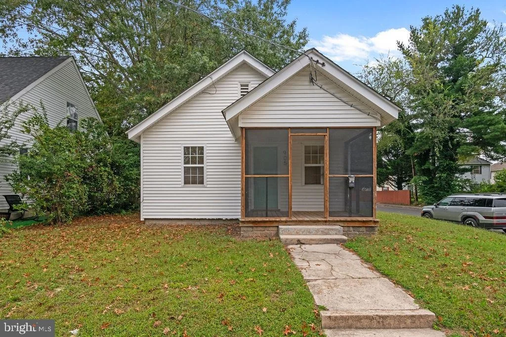 Photo of 905 HANOVER STREET