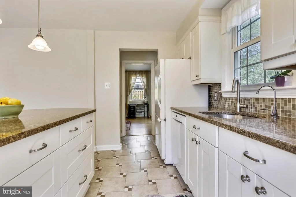 Photo of 2413 CHURCHILL ROAD
