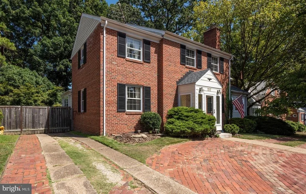 Photo of 1517 FOREST GLEN ROAD