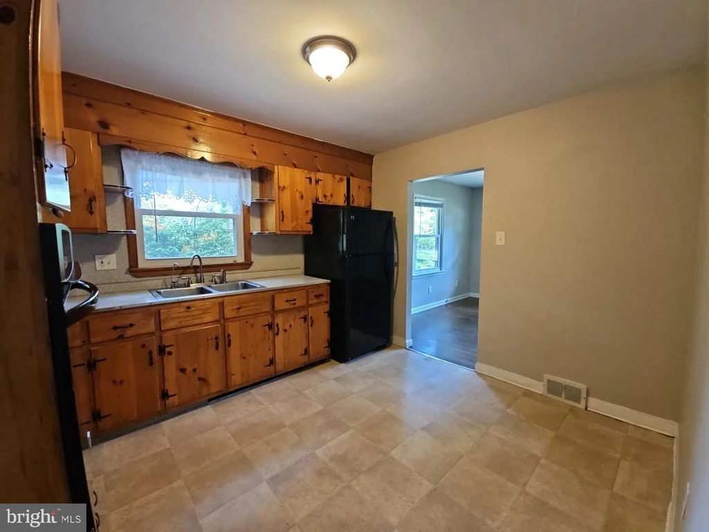 Photo of 109 W DAWSON DRIVE