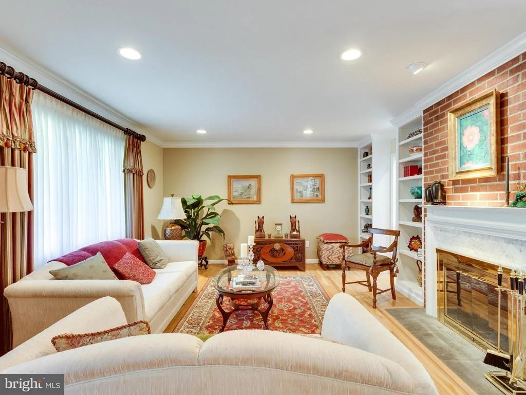 Photo of 1827 DEER DRIVE