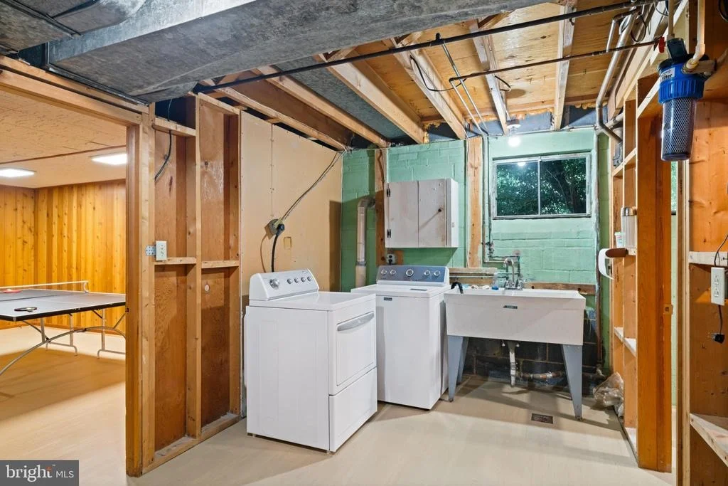 Photo of 11809 COLLINS DRIVE