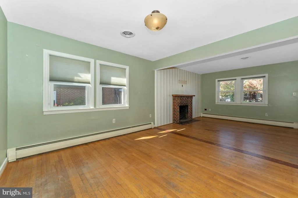 Photo of 406 LEE PLACE