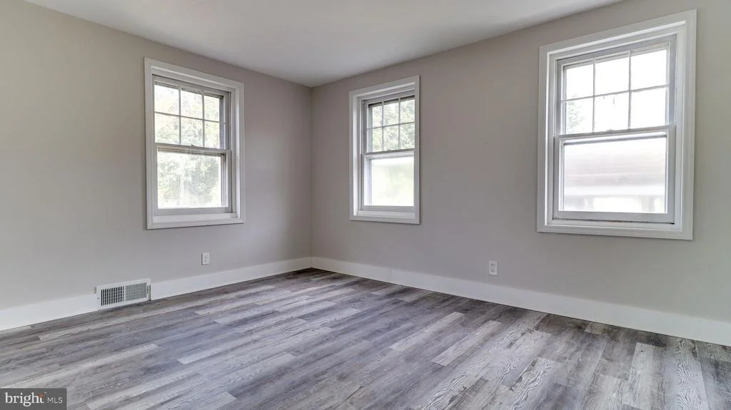 Photo of 10 DAVIS AVENUE