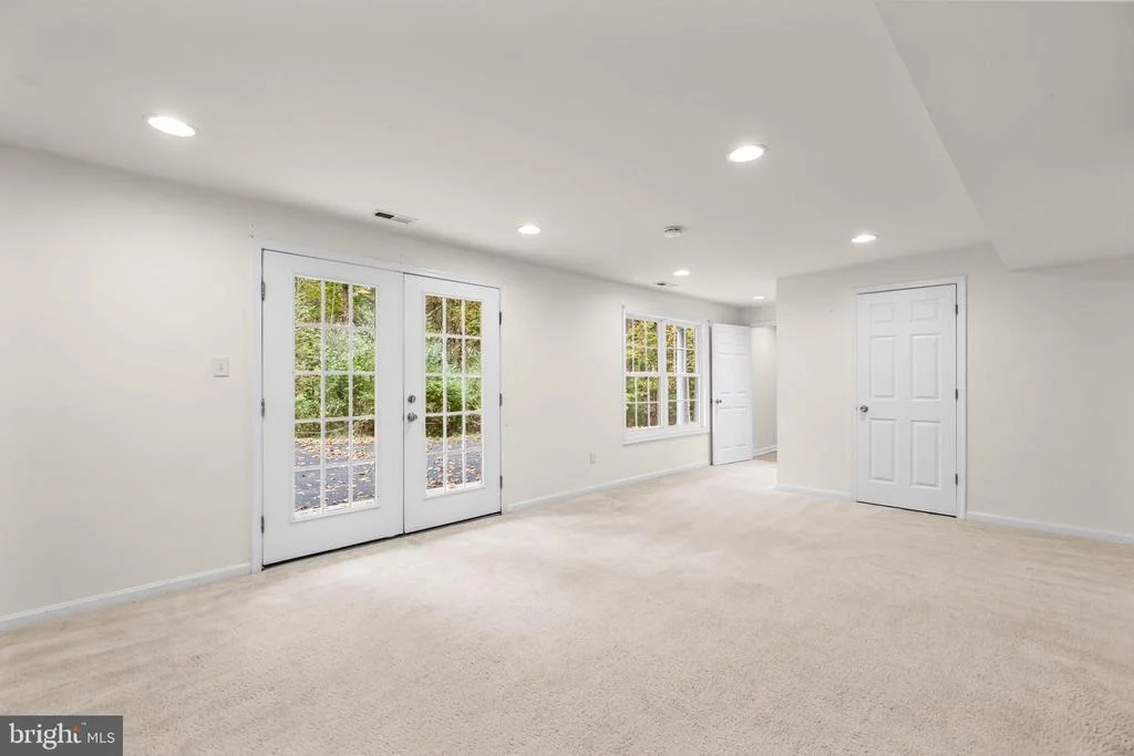 Photo of 8008 WASHINGTON DRIVE