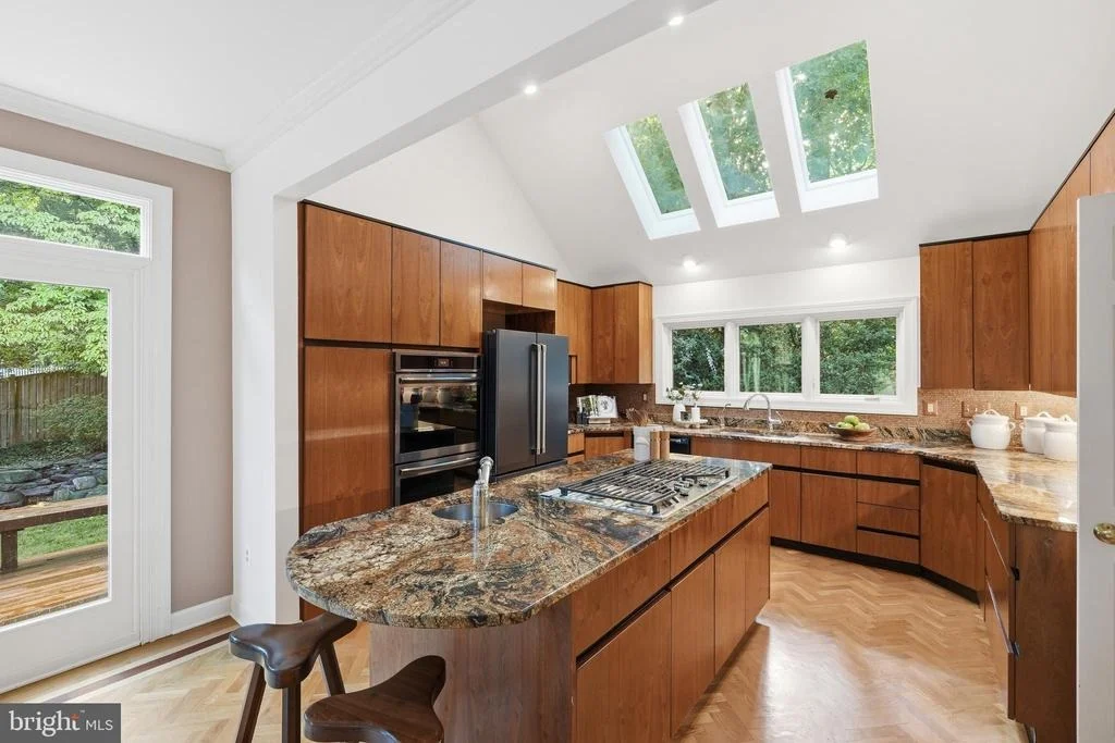 Photo of 6505 RIVER ROAD
