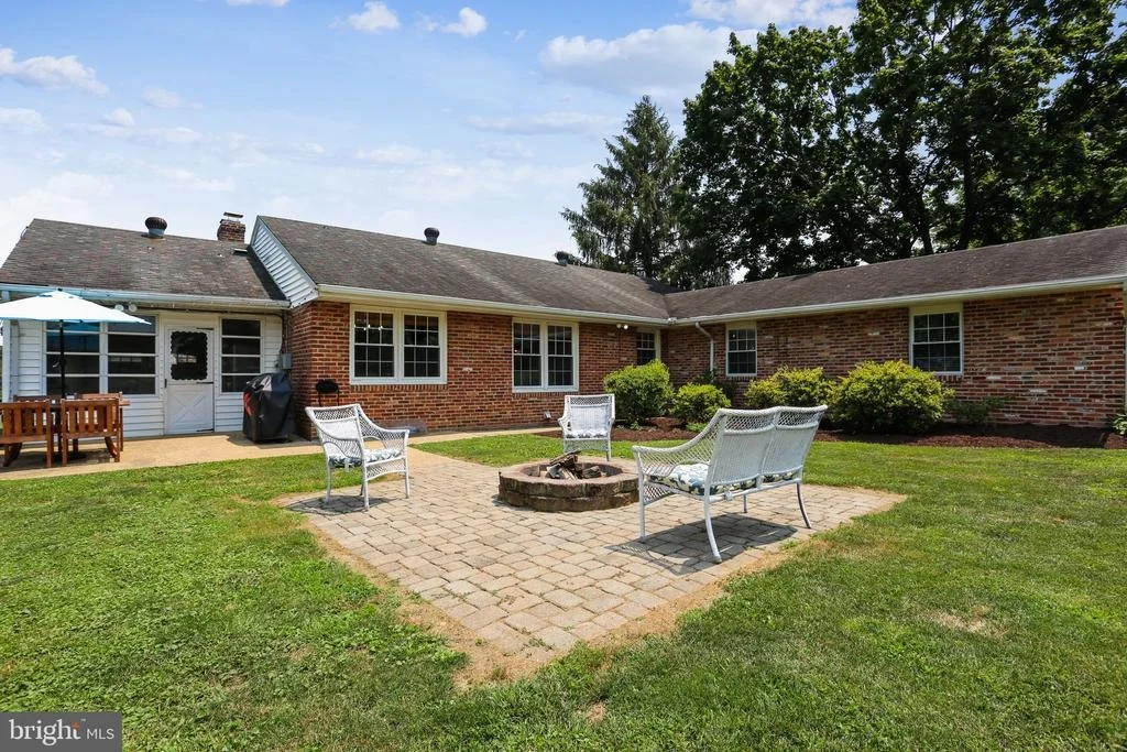 Photo of 24120 DOREEN DRIVE
