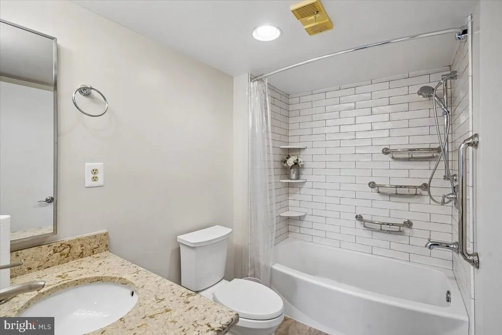 Photo of Unit 1 at 15101 INTERLACHEN DRIVE