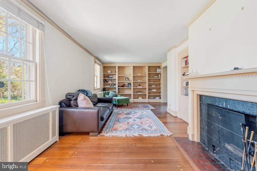 Photo of 2 E HIGHFIELD ROAD