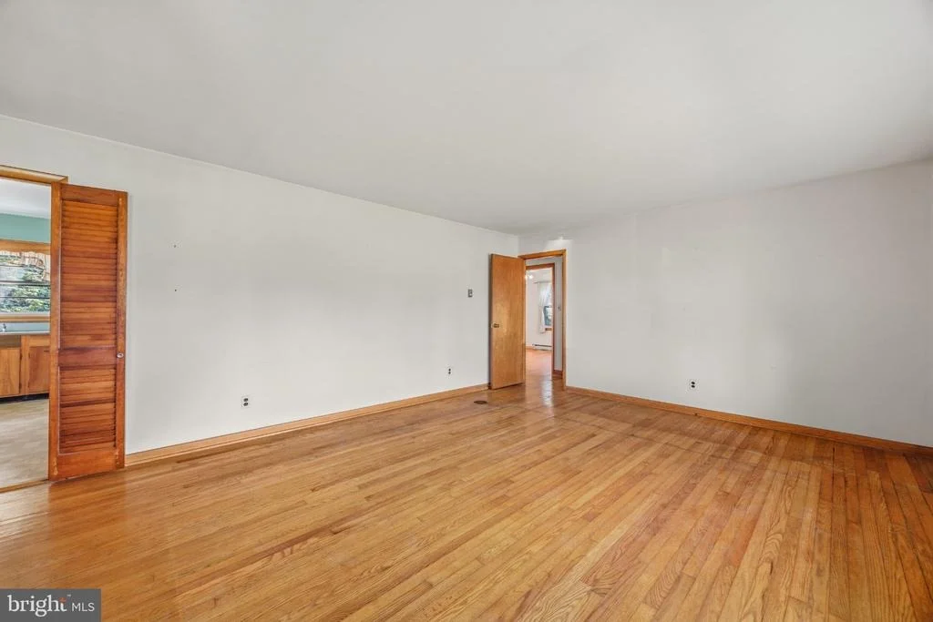 Photo of 4891 IDLEWILDE ROAD