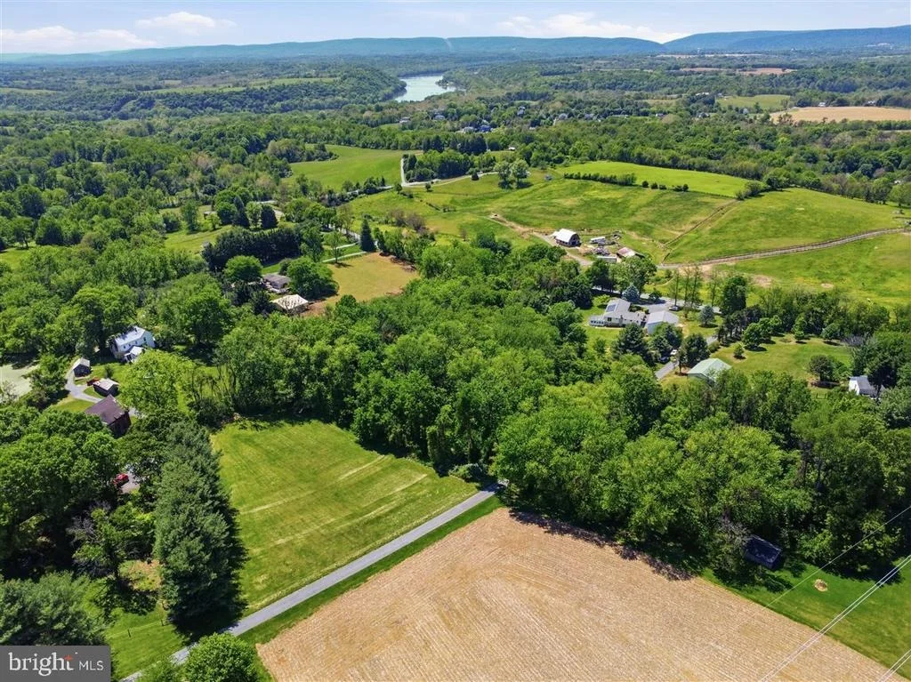 Photo of 2915 FRY ROAD