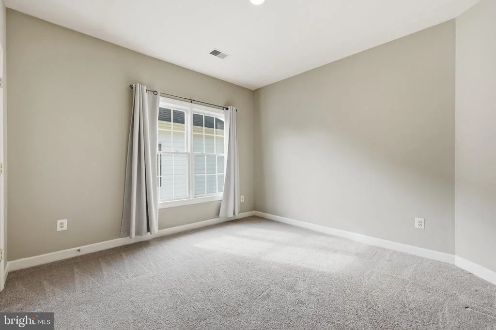 Photo of 729 CRISFIELD WAY