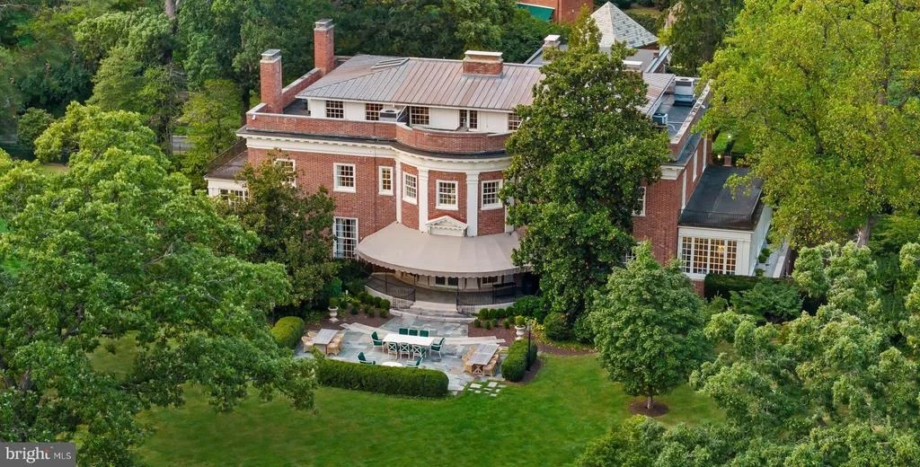 Photo of 15 CHARLCOTE PLACE