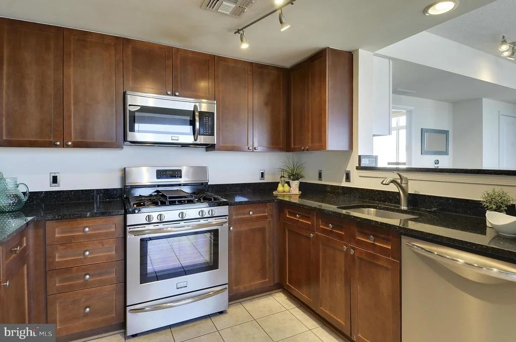 Photo of Unit 1305 at 930 WAYNE AVENUE