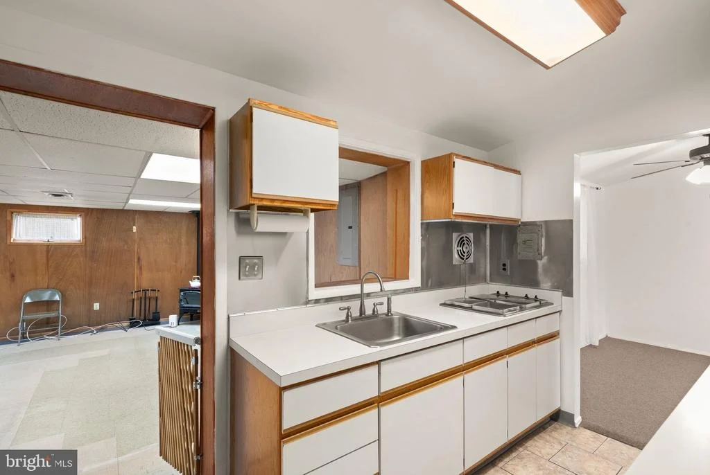 Photo of 208 GLOUCESTER DRIVE