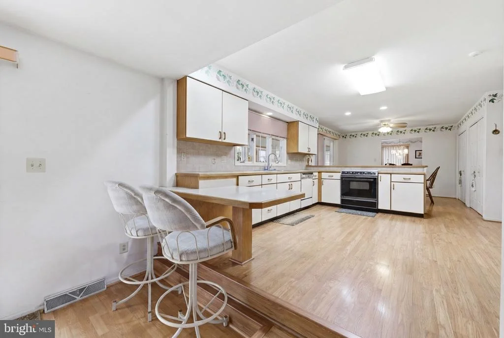 Photo of 1 MOSS VIEW LANE