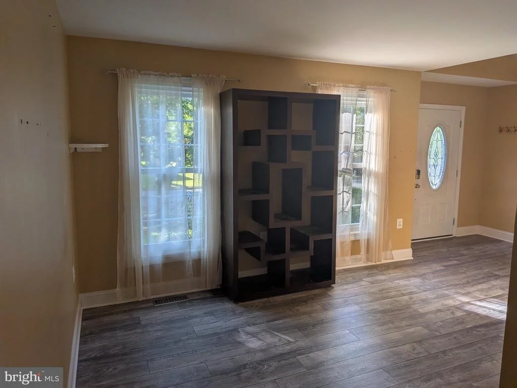 Photo of 823 WOODCREST LOOP