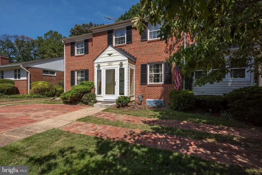 Photo of 1517 FOREST GLEN ROAD