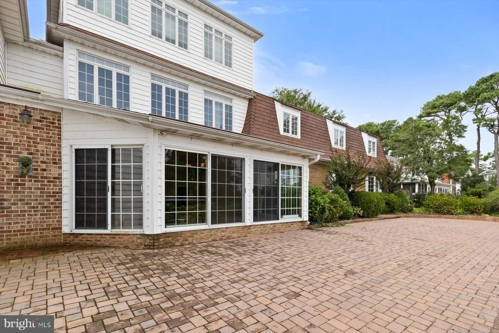 Photo of 20340 SILVER LAKE DRIVE