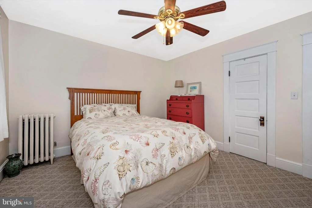 Photo of 323 W 7TH STREET
