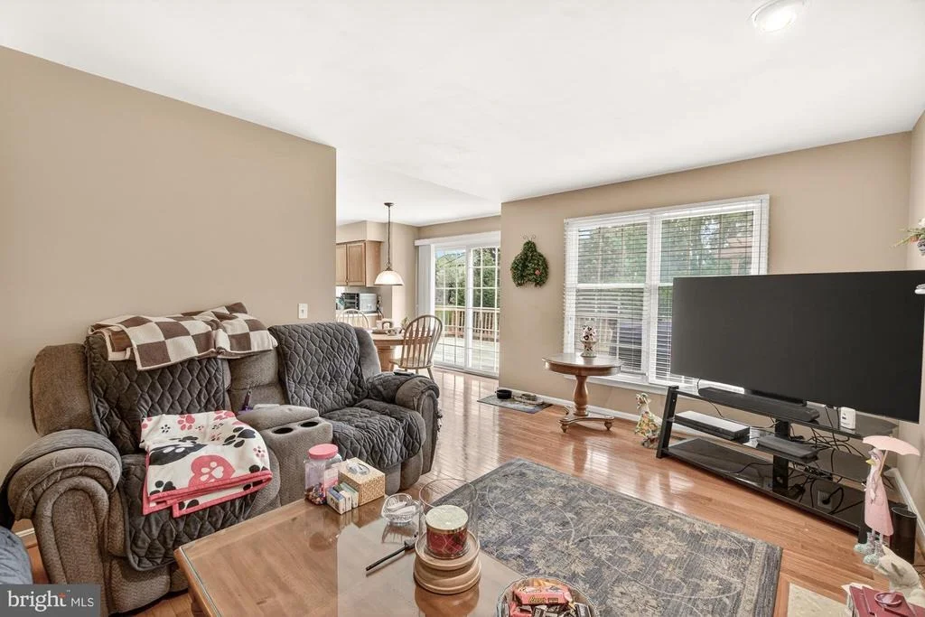 Photo of 2094 E GREENLEAF DRIVE