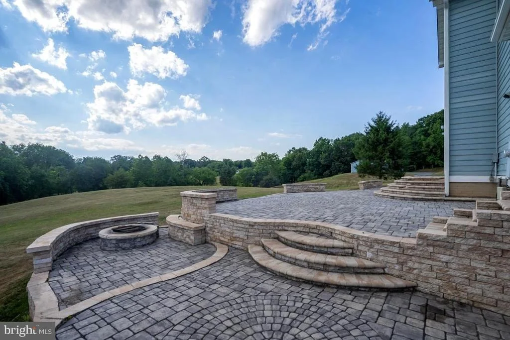 Photo of 22669 WATSON ROAD