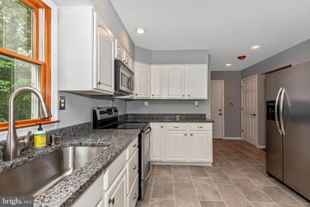 Photo of 6803 PLANTATION ROAD
