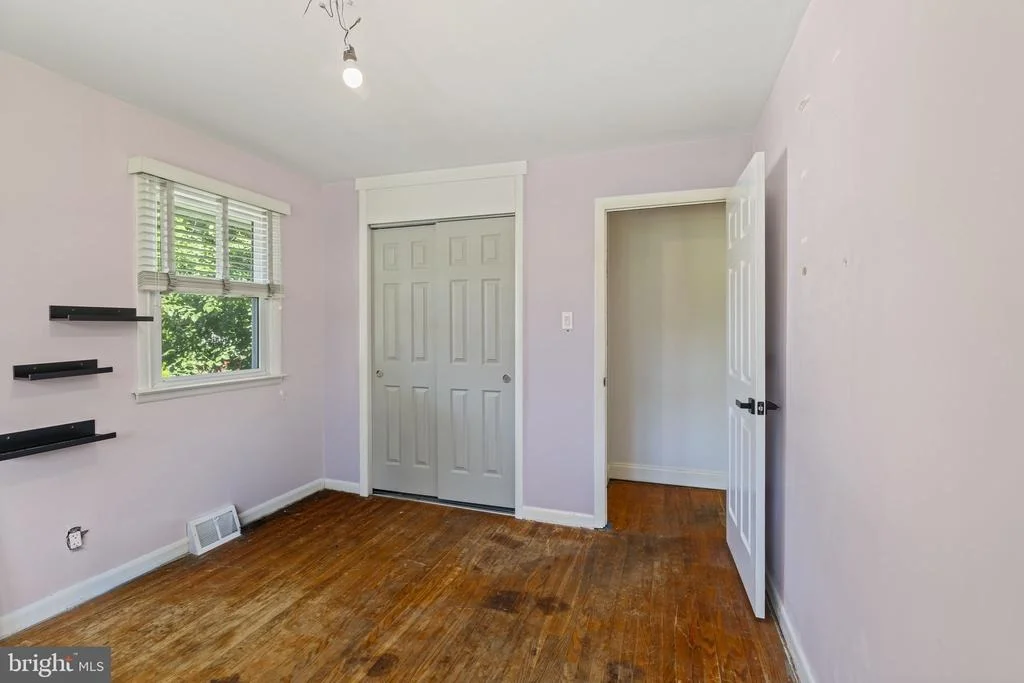 Photo of 409 BRADFORD ROAD