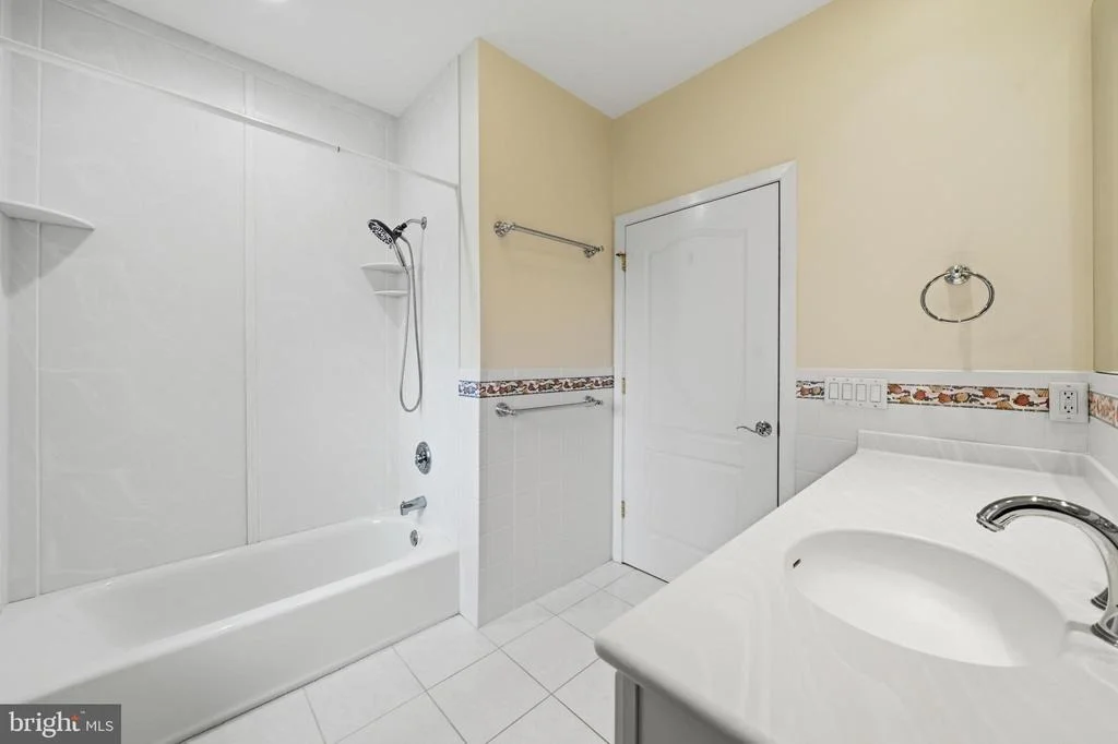 Photo of 160 CLIFFVIEW DRIVE