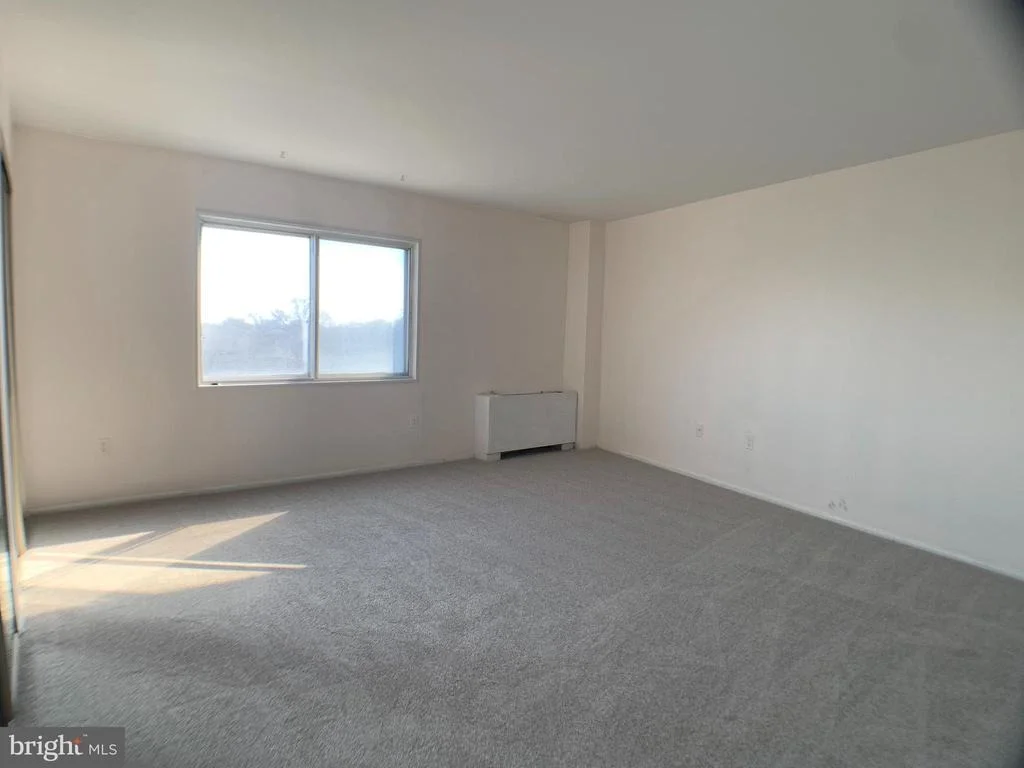 Photo of Unit 919A at 1111 UNIVERSITY BOULEVARD W