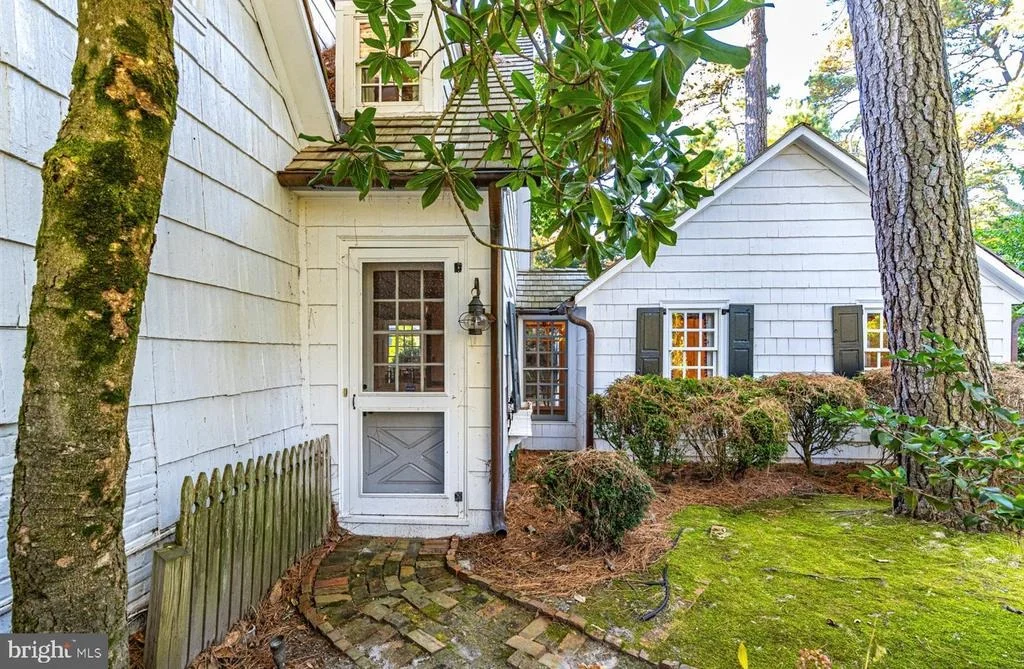Photo of 69 HENLOPEN AVENUE